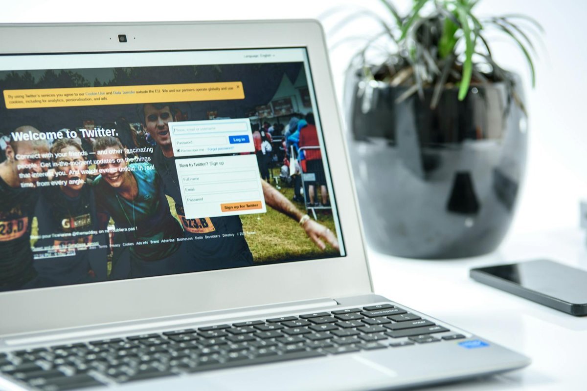 How to Download Your X (Twitter) Archive — Featured (Pexels)